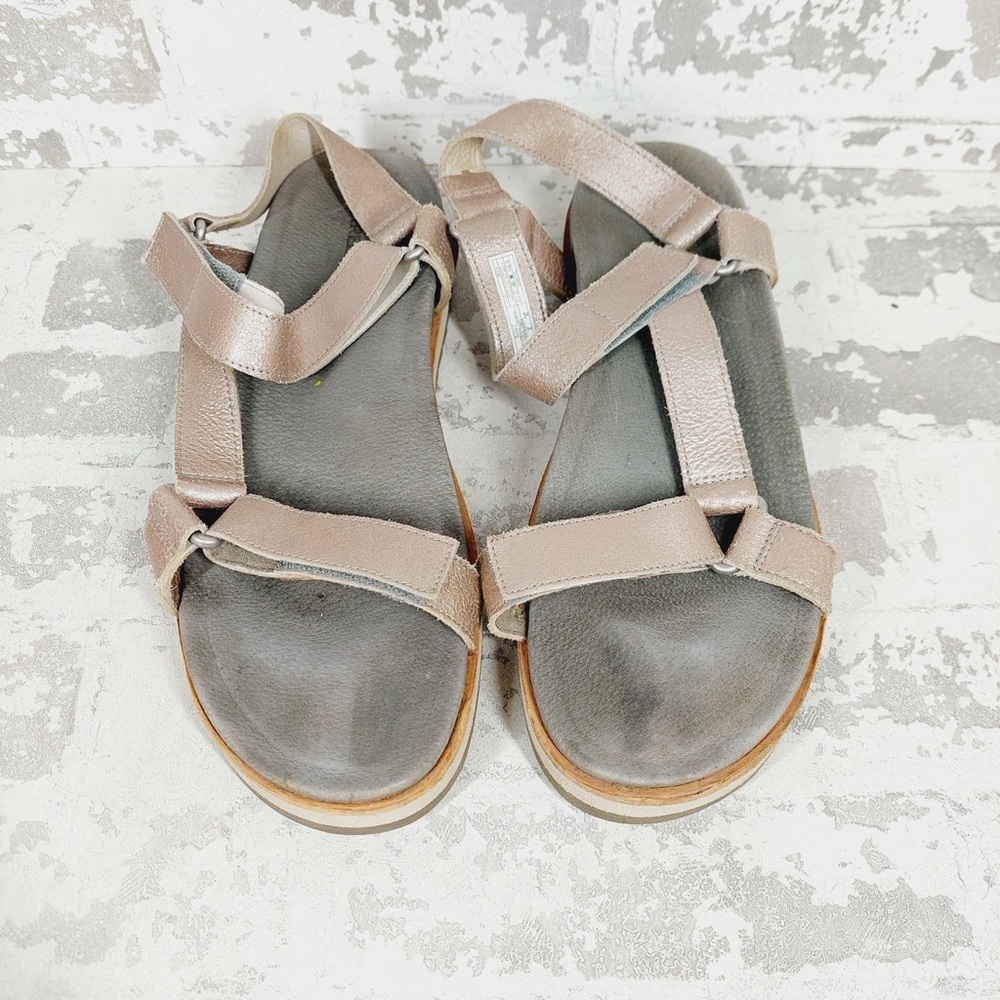 Merrell Metallic Sandals - Picture 10 of 12